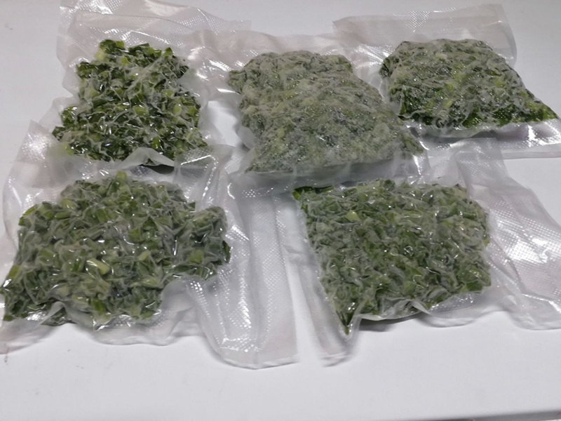 Вакууматор дял заморозки зелени себя не оправдал
